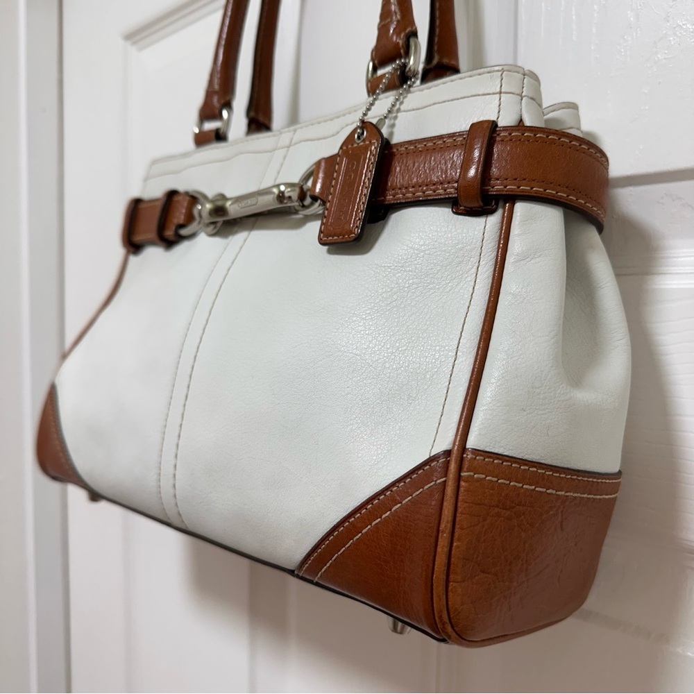 Coach Hamptons Satchel White Leather Cognac Trim Dog-Leash Clip Vintage Y2K - Picture 4 of 12
